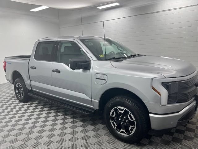 Used 2023 Ford F150 Lightning XLT w/ Tow Technology Package AWD/4WD image 4