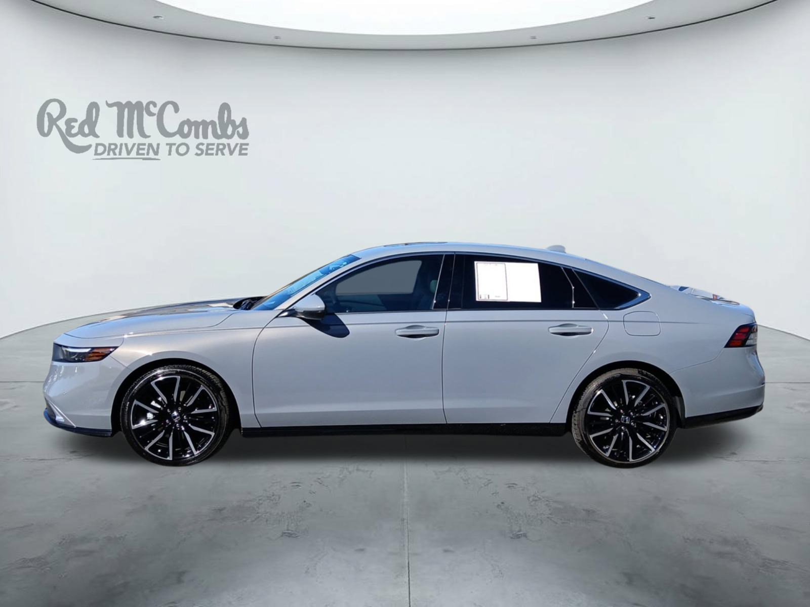 Used 2025 Honda Accord Touring image 2