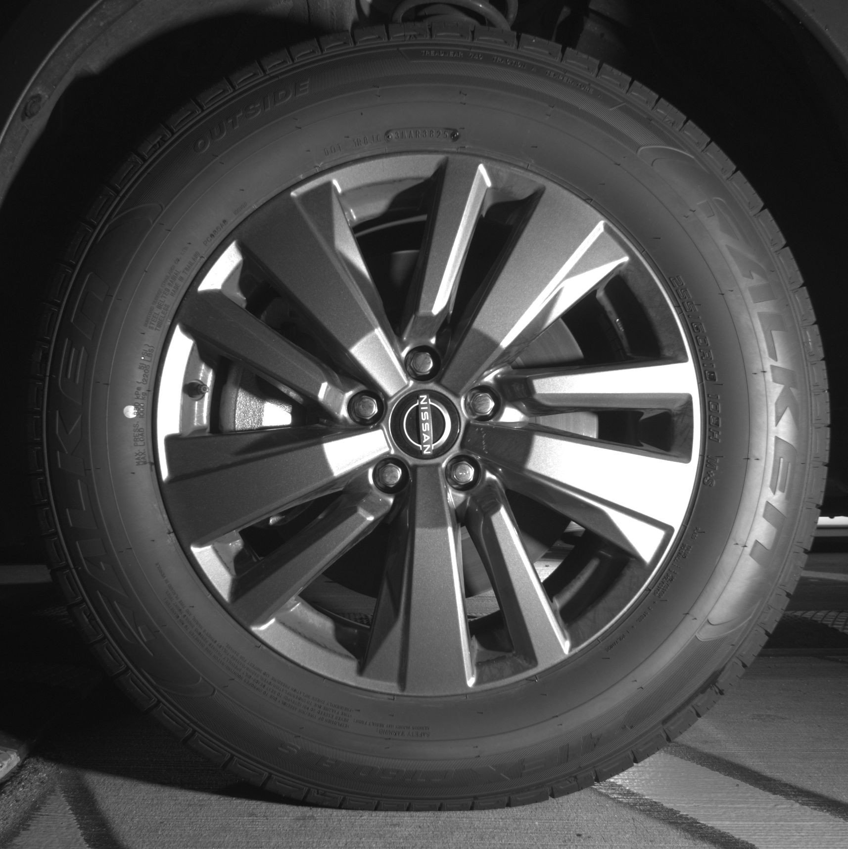 Used 2025 Nissan Pathfinder SV image 12