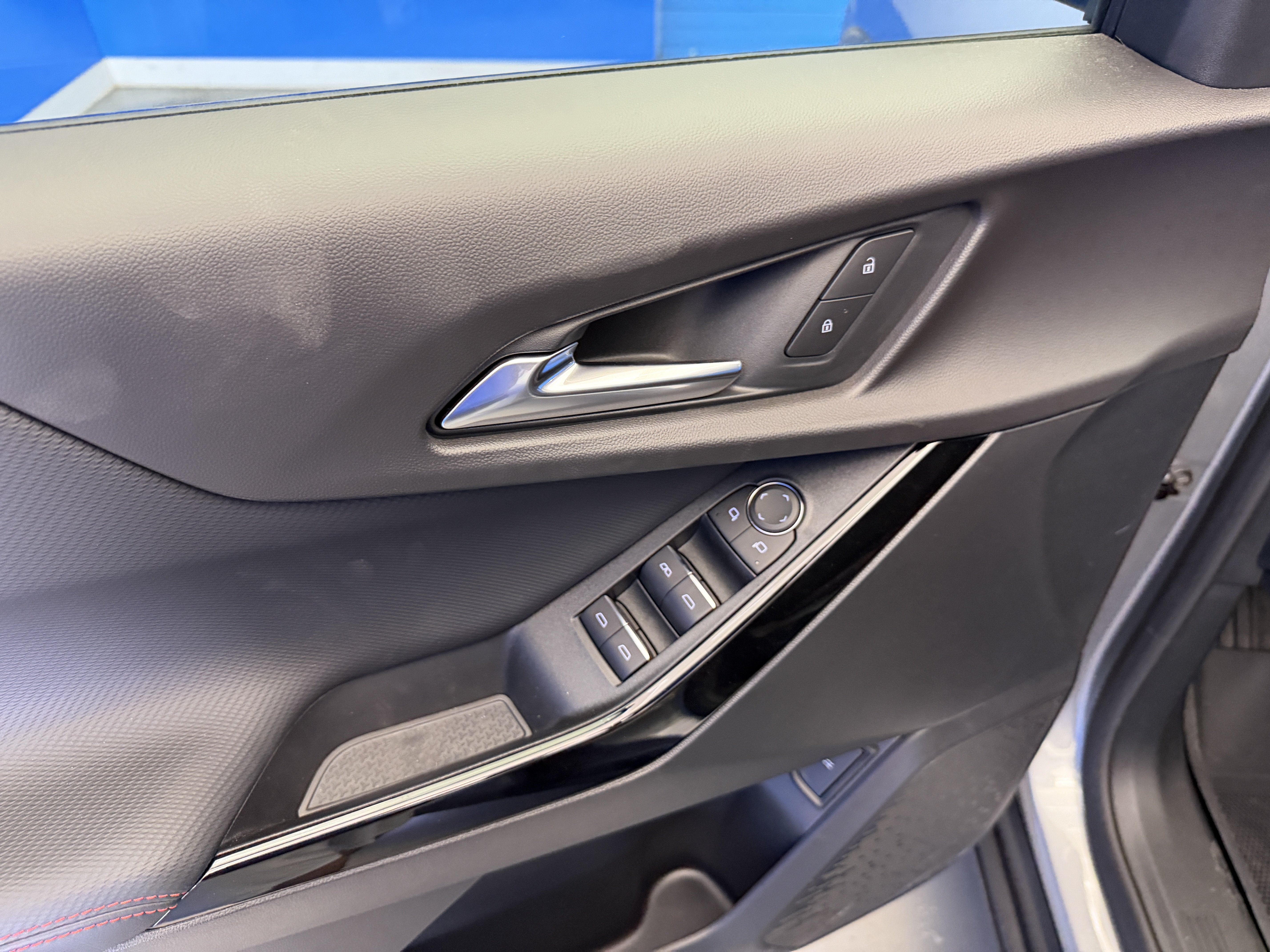 New 2027 Chevrolet Equinox RS w/ Safety and Technology Package FWD image 10