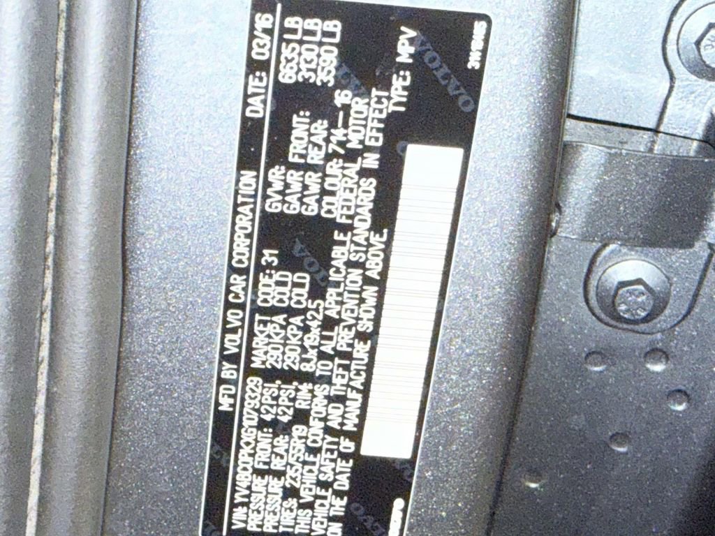 Used 2016 Volvo XC90 T8 Momentum w/ Vision Package image 32