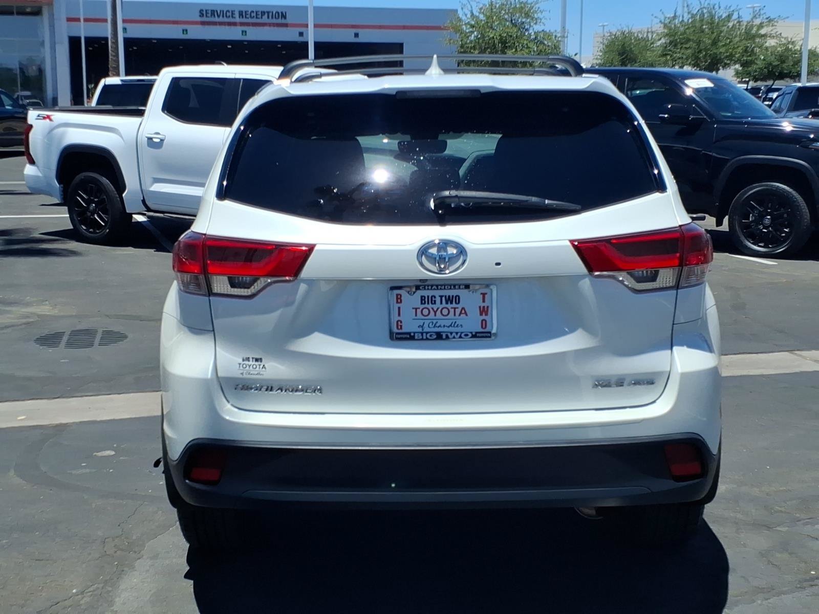 Used 2018 Toyota Highlander XLE AWD/4WD image 5