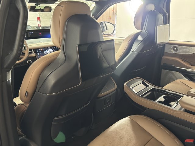 New 2027 Lincoln Navigator L Black Label AWD/4WD image 19