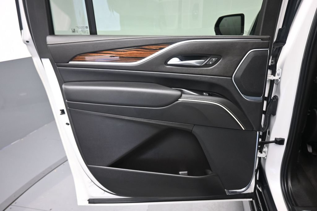Used 2024 Cadillac Escalade ESV Premium Luxury w/ LPO, Floor Liner Package AWD/4WD image 39