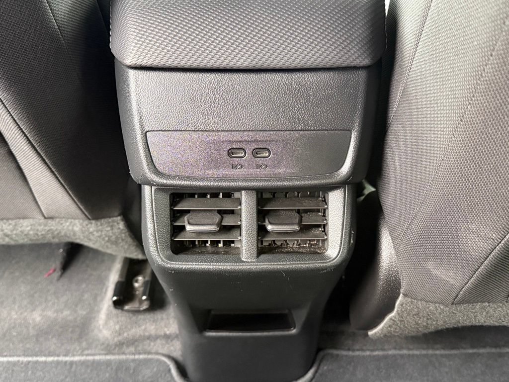 Used 2026 Chevrolet Equinox LT AWD/4WD image 22