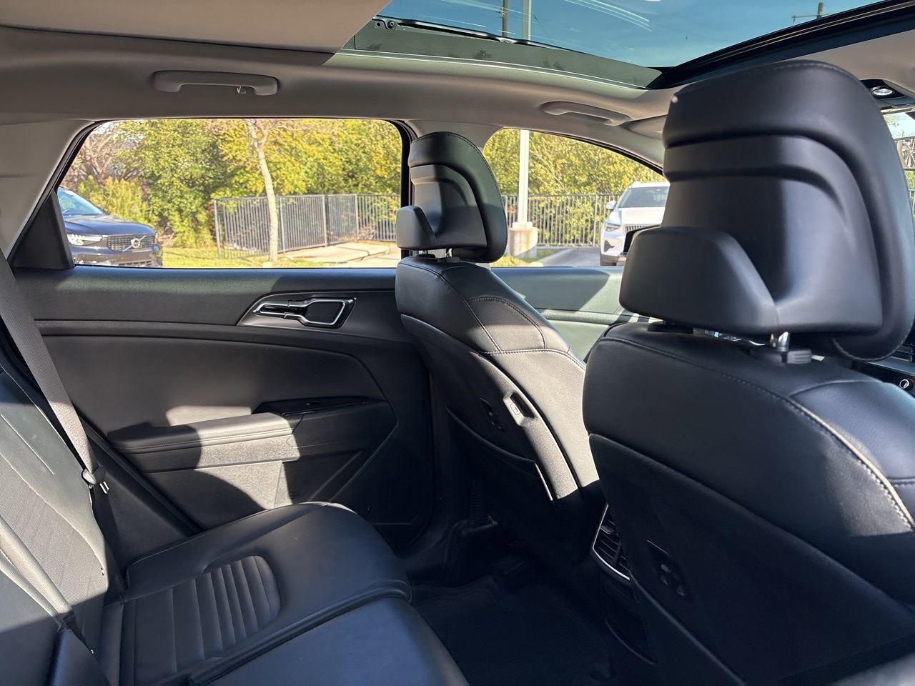 Used 2024 Kia Sportage SX image 11