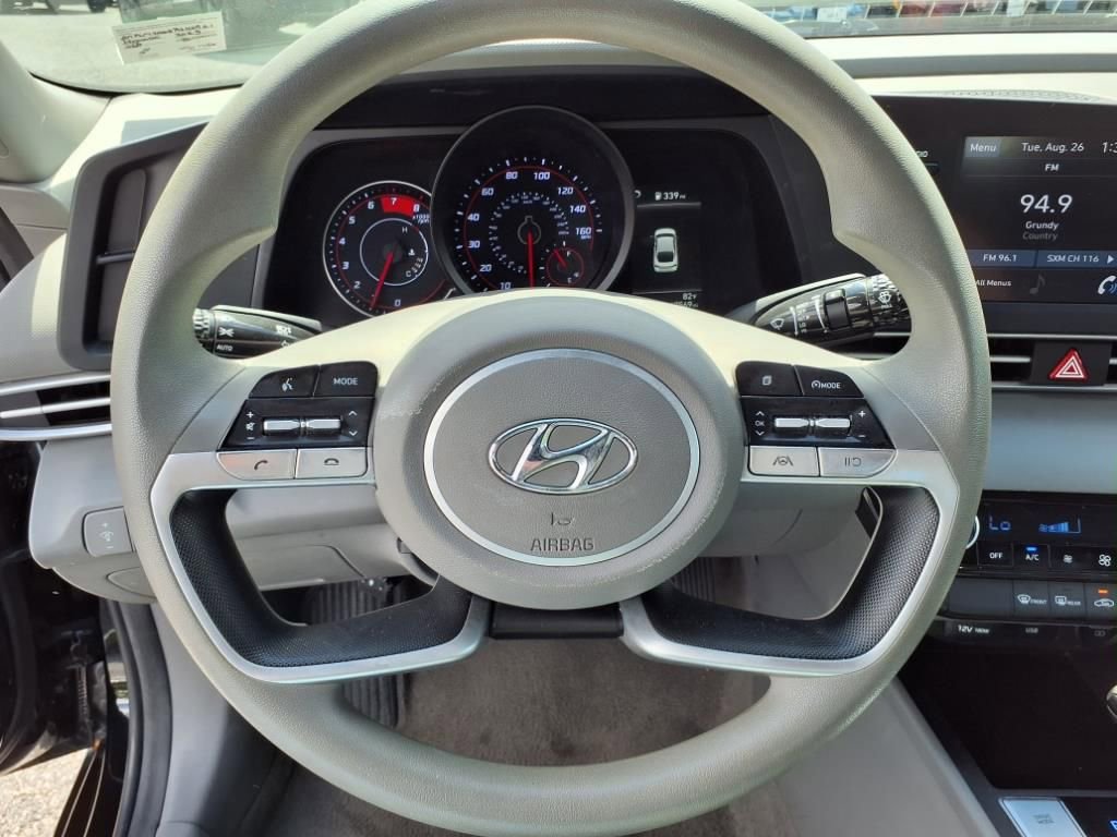 Used 2023 Hyundai Elantra SEL image 19