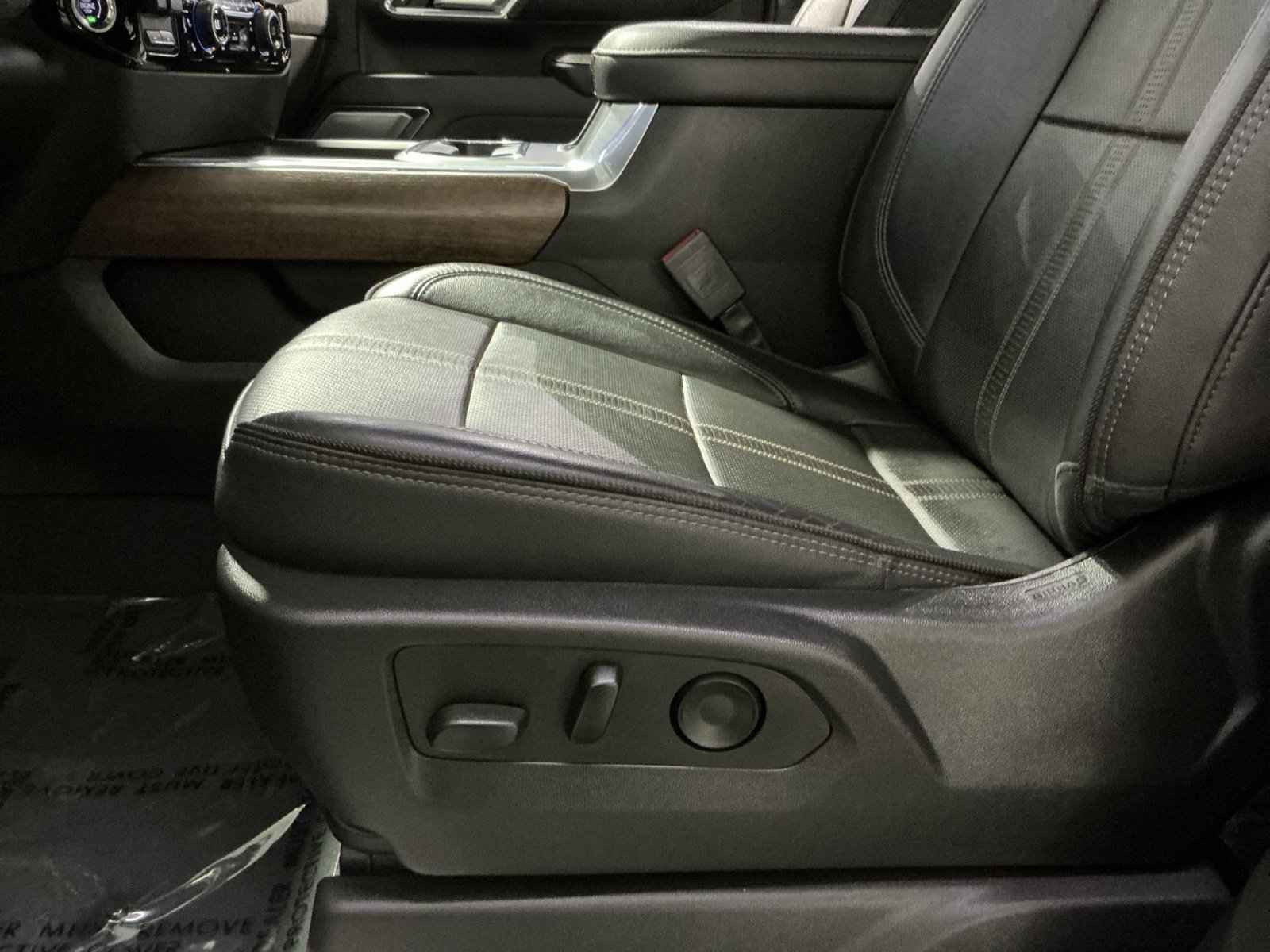 Used 2024 Chevrolet Silverado 2500 High Country w/ High Country Premium Package AWD/4WD image 15