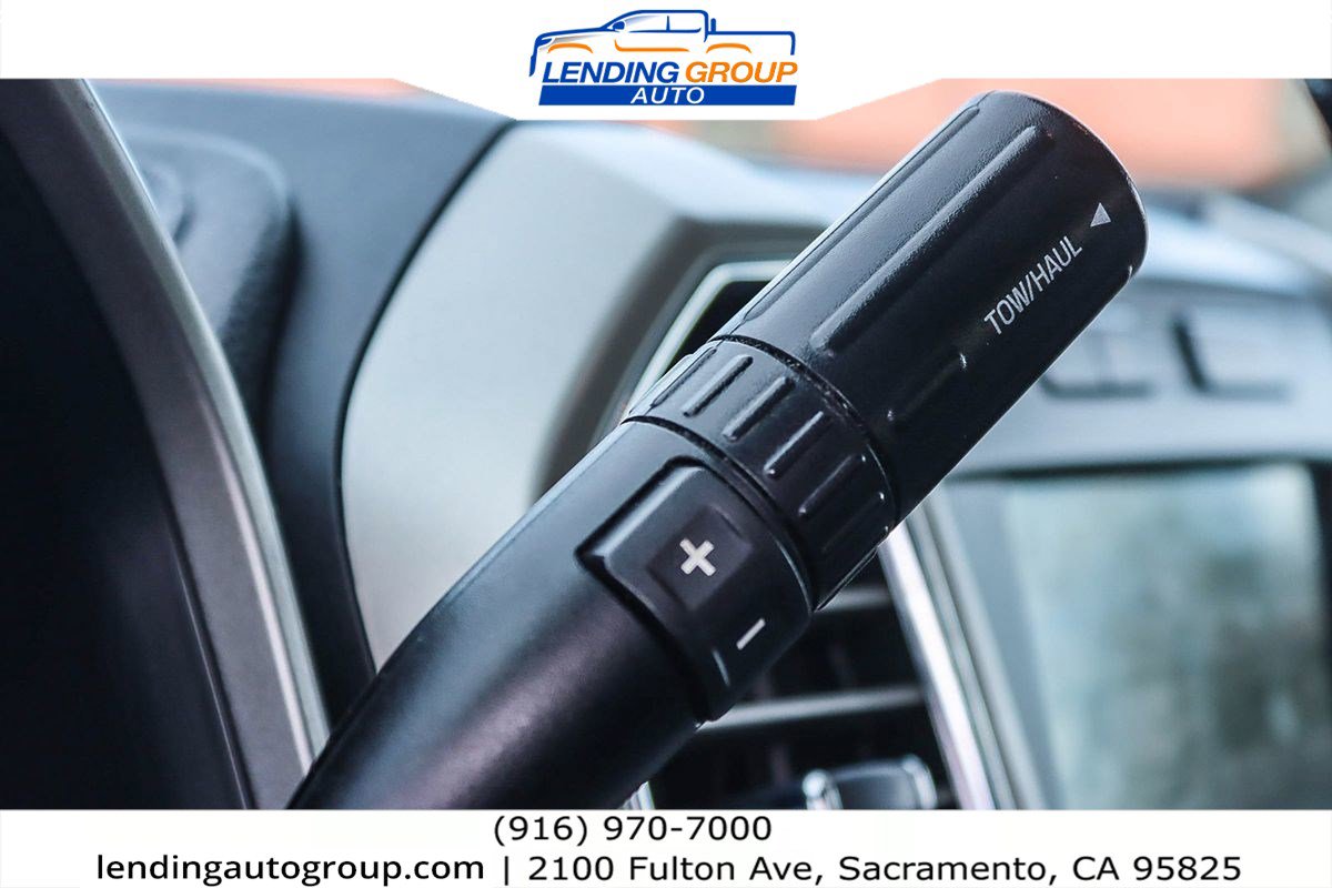 Used 2017 Ford F250 Lariat w/ Chrome Package image 18