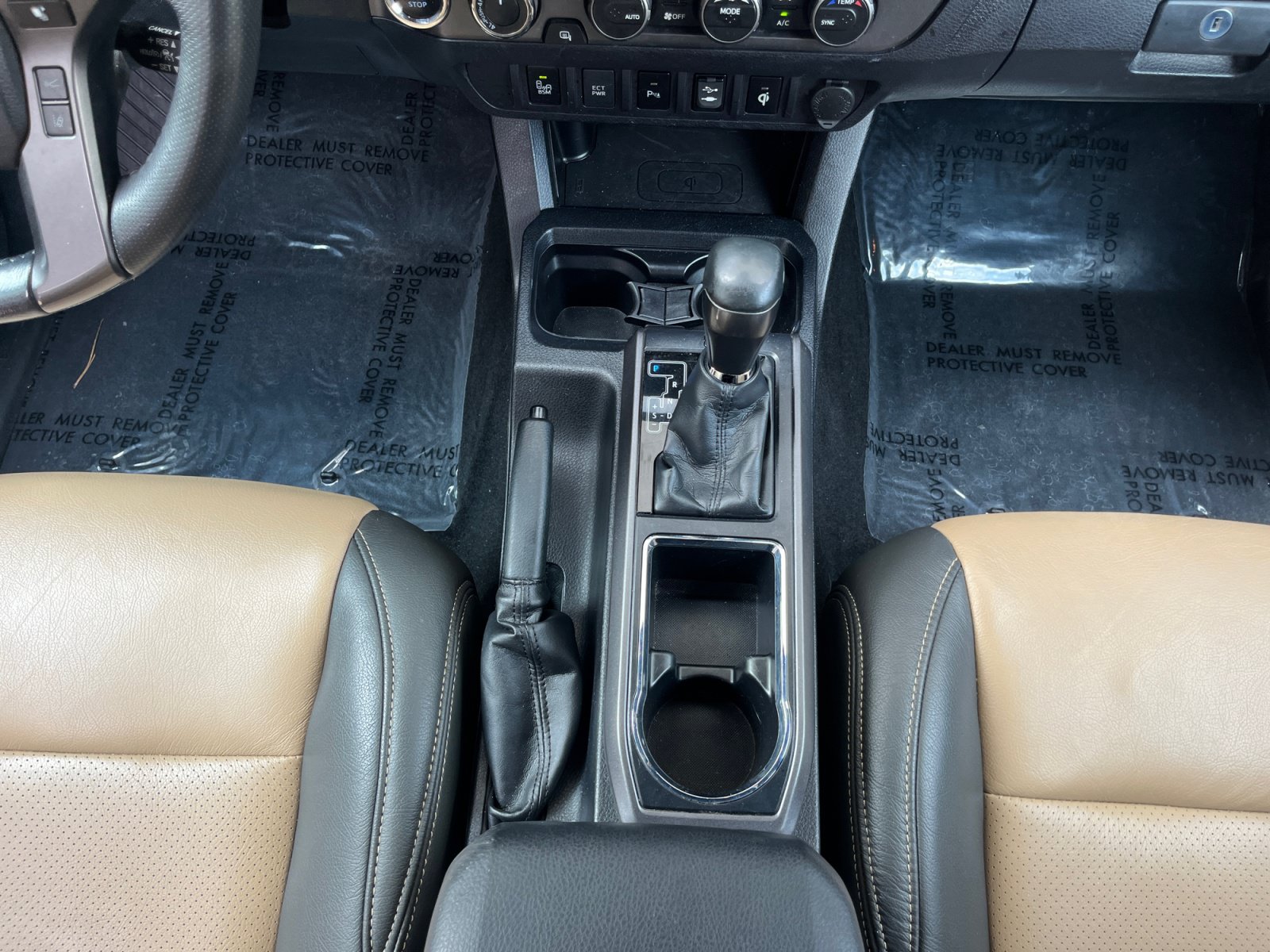 Used 2019 Toyota Tacoma TRD Off-Road w/ Technology Package AWD/4WD image 21