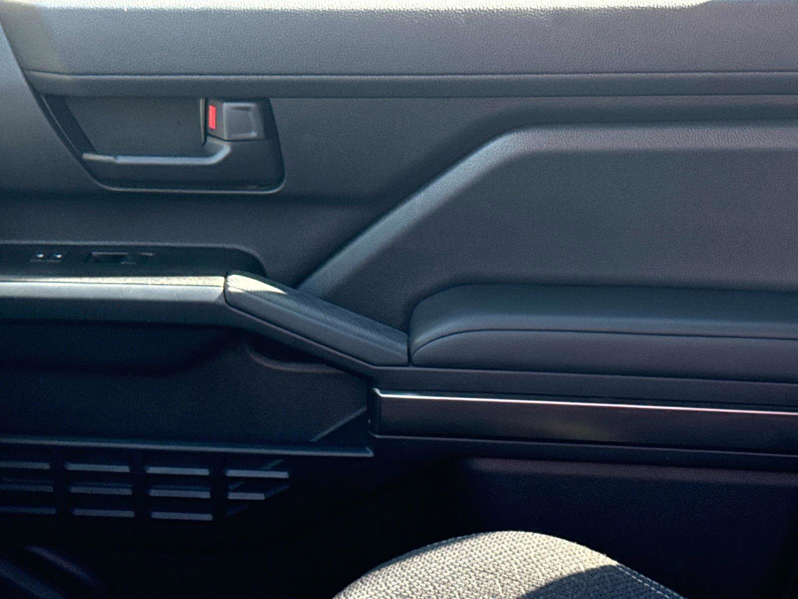 Used 2025 Toyota 4Runner SR5 image 22