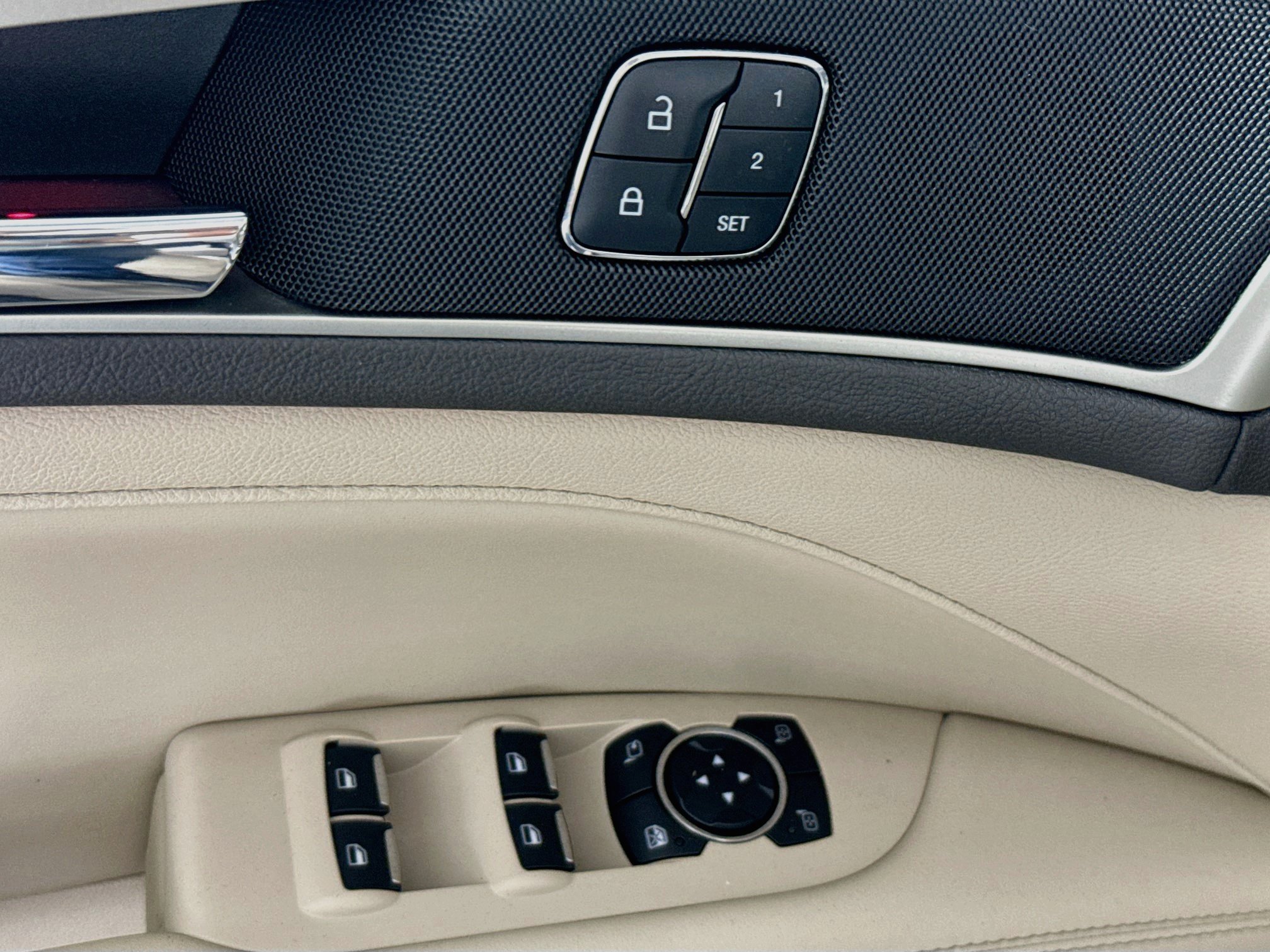 Used 2017 Lincoln MKZ Reserve w/ Technology Package FWD image 21