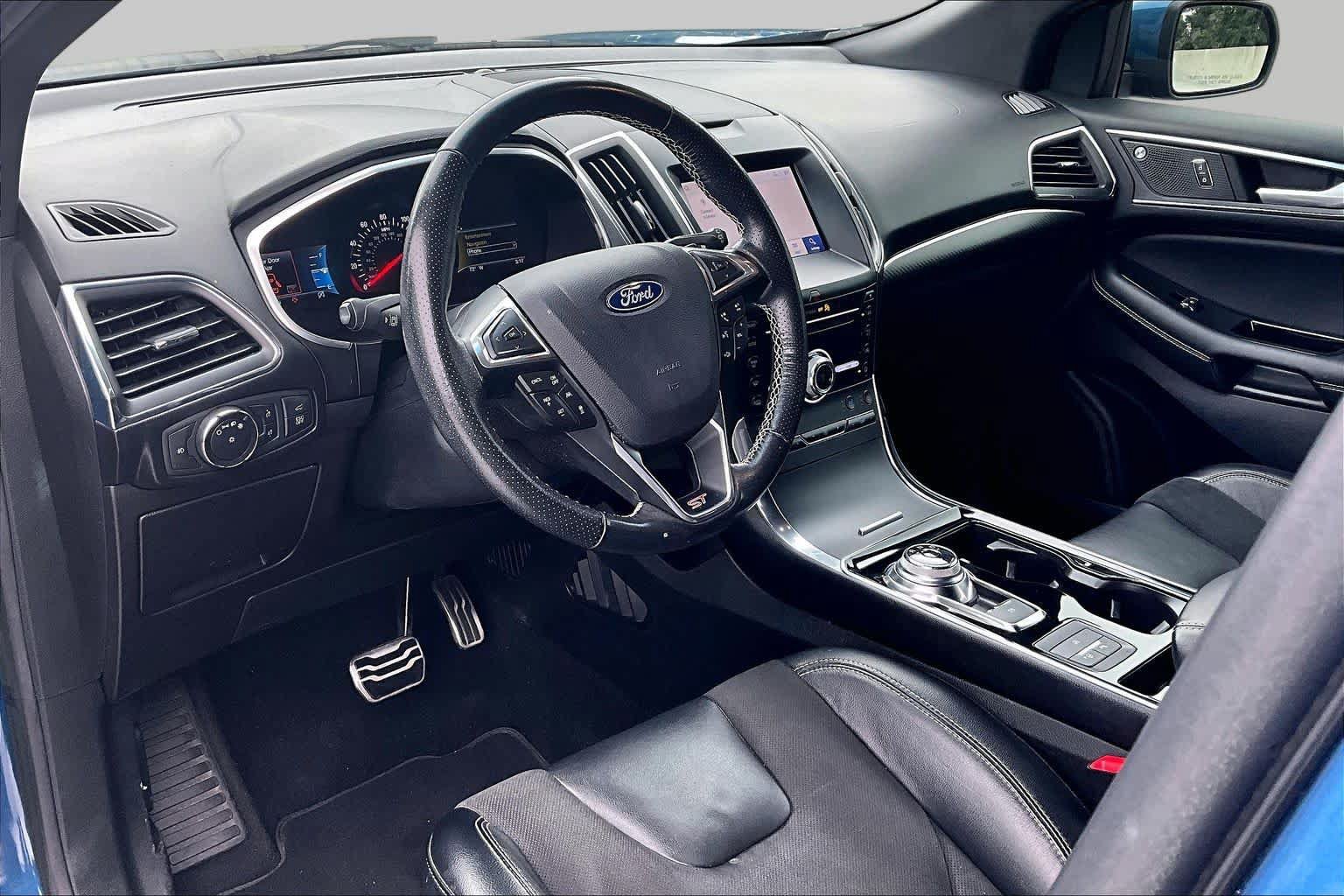 Used 2019 Ford Edge ST w/ Equipment Group 401A AWD/4WD image 18