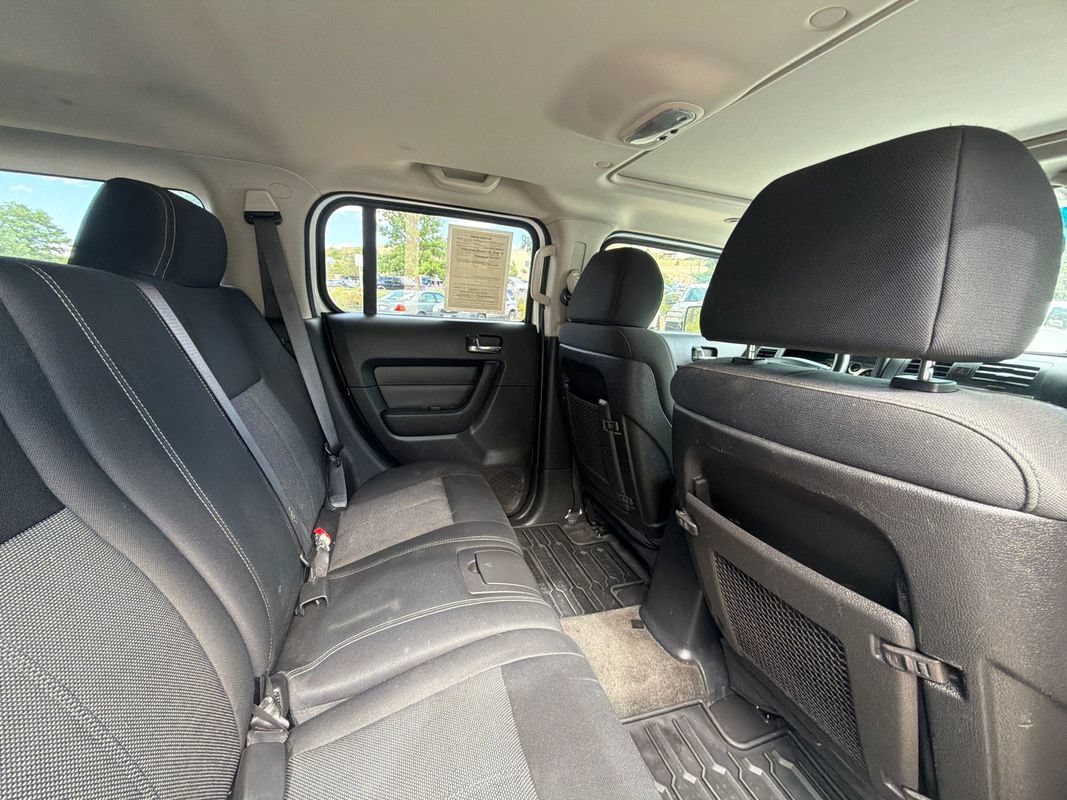 Used 2006 HUMMER H3 w/ Chrome Appearance Package AWD/4WD image 15