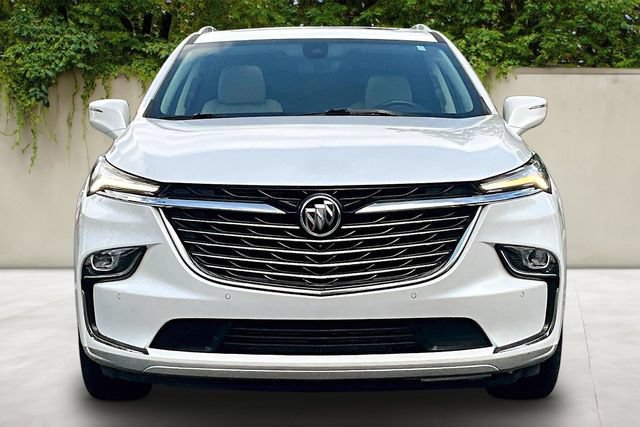 Used 2023 Buick Enclave Essence w/ Experience Buick Package FWD image 2
