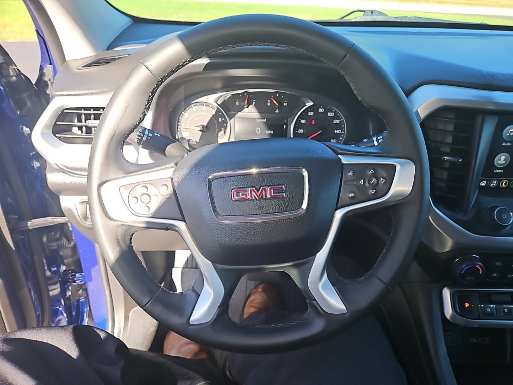 Used 2023 GMC Acadia SLT w/ Elevation Edition image 16