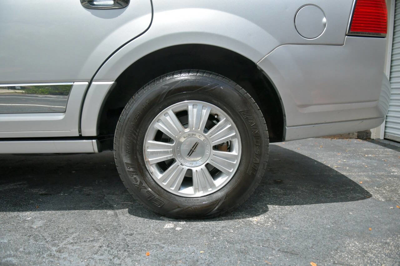 Used 2014 Lincoln Navigator Base 4x2 4dr SUV image 11