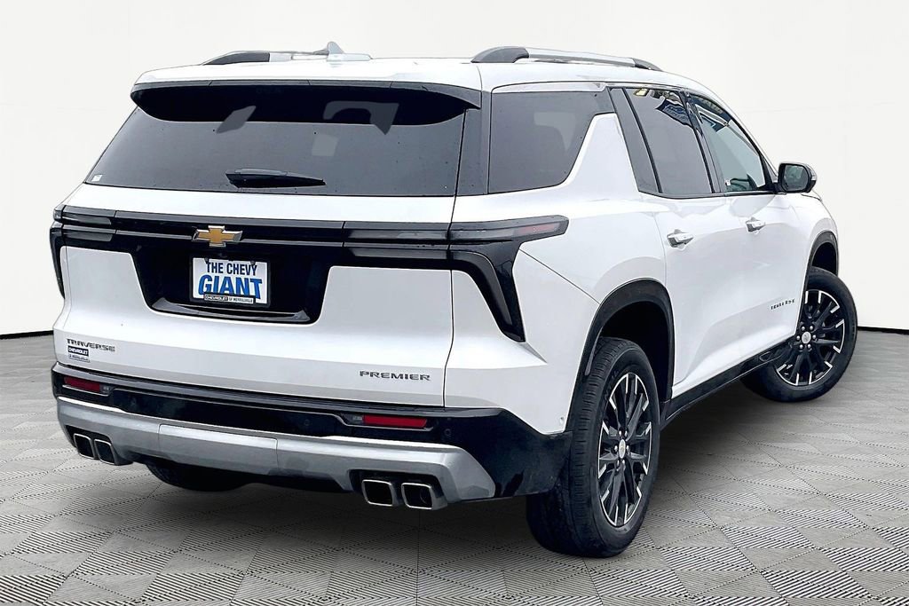 Used 2024 Chevrolet Traverse RS image 7