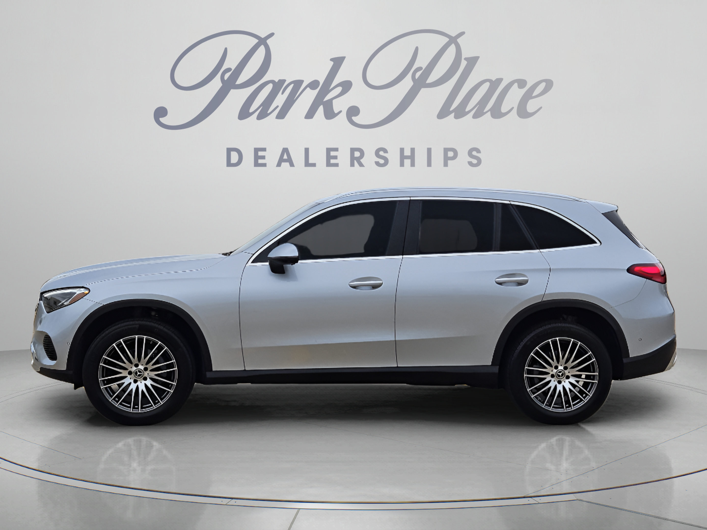 Certified 2026 Mercedes-Benz GLC 300 image 2