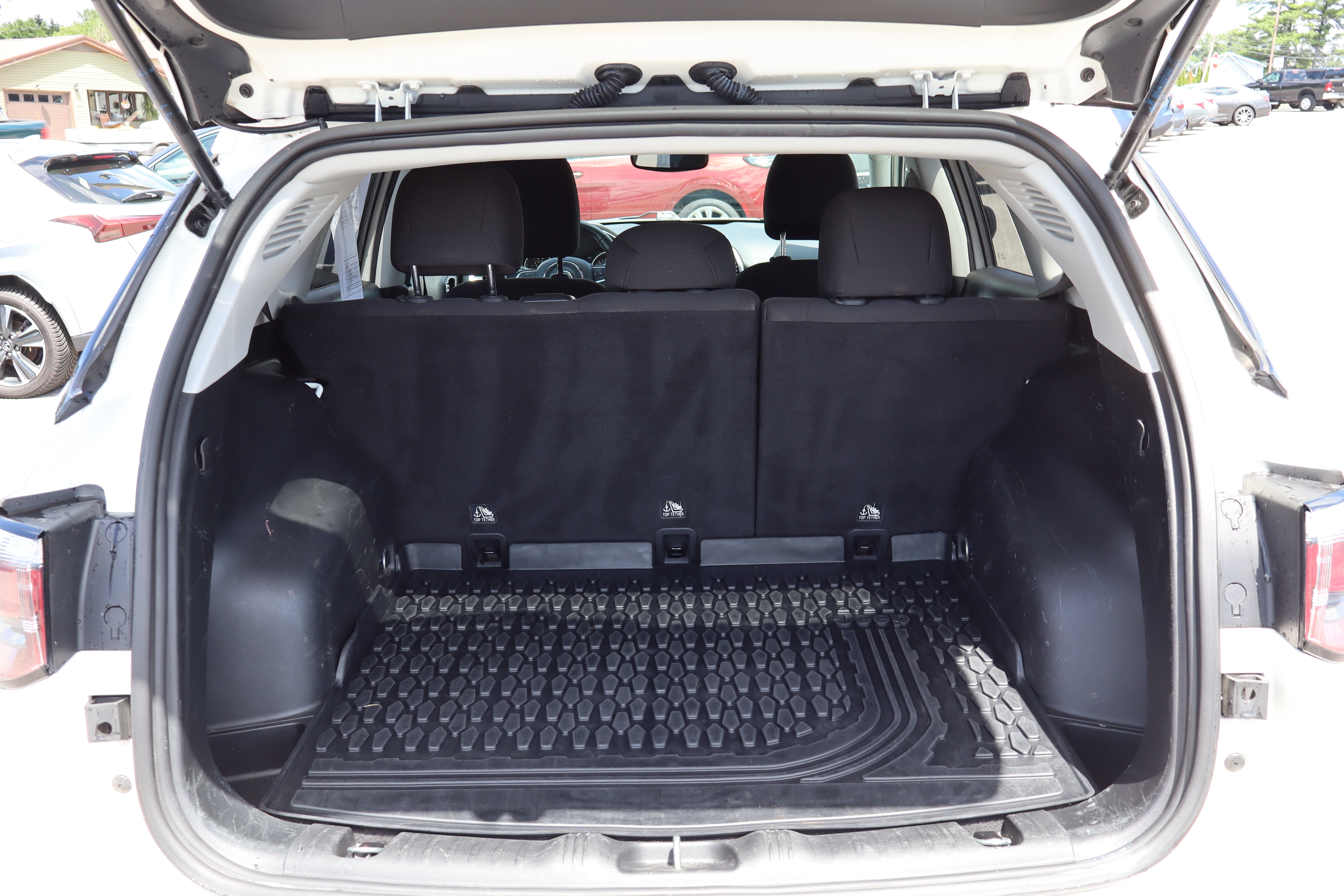 Used 2019 Jeep Compass Sport AWD/4WD image 5