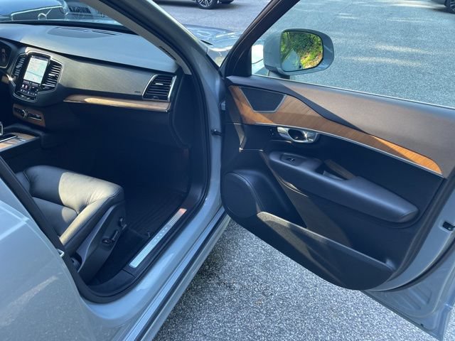 Certified 2025 Volvo XC90 T8 Plus w/ Protection Package Premier AWD/4WD image 14
