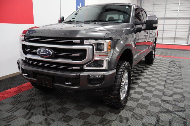 Used 2020 Ford F250 Platinum w/ FX4 Off-Road Package AWD/4WD image 4