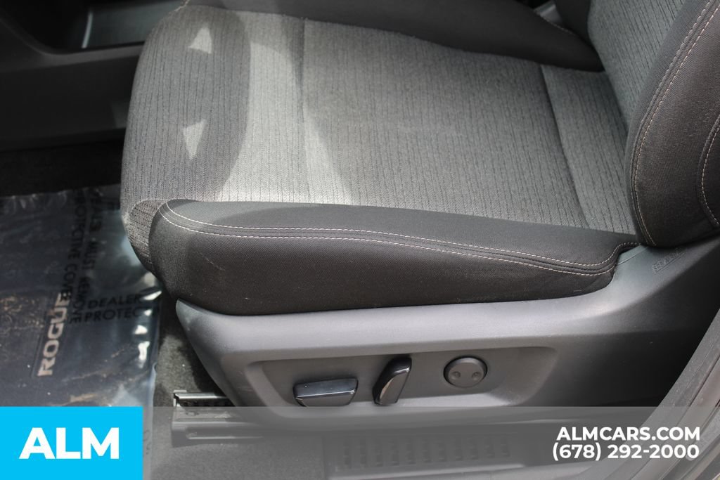 Used 2023 Nissan Rogue SV AWD/4WD image 11