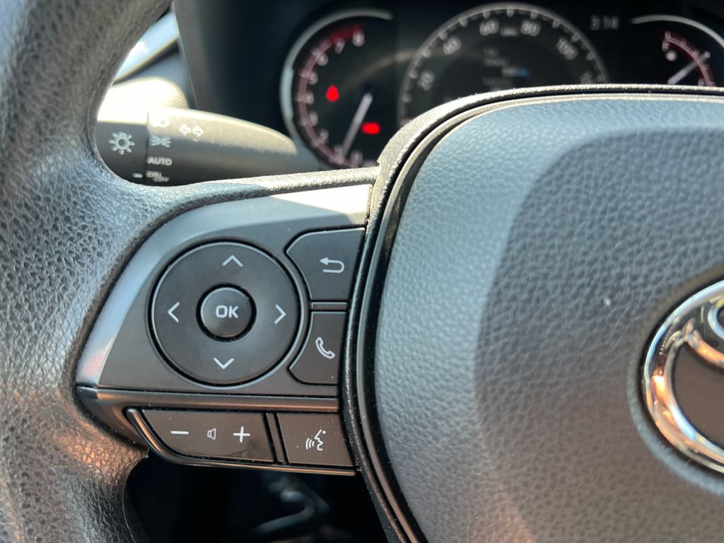 Used 2025 Toyota RAV4 XLE FWD image 24