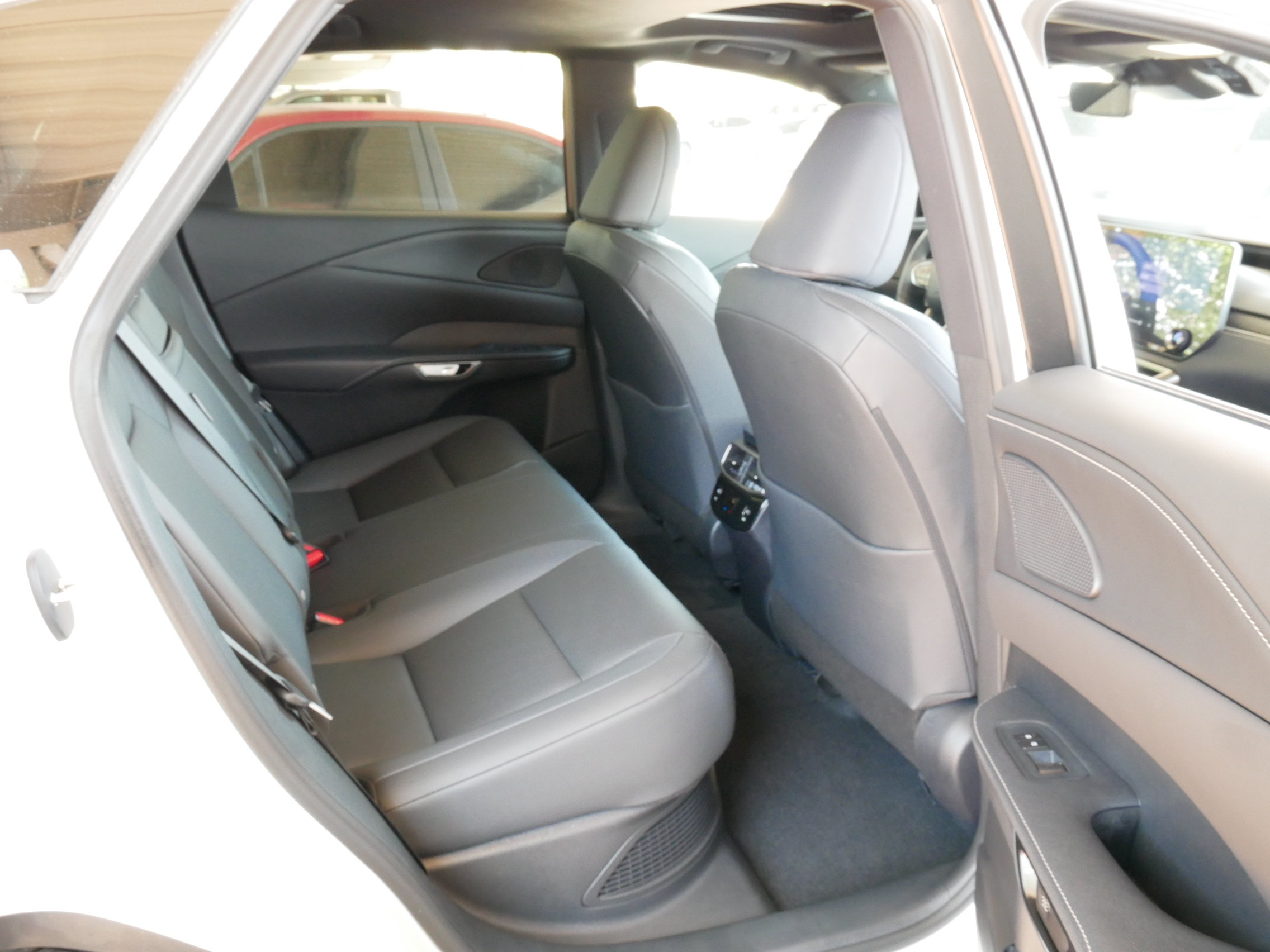 Used 2025 Lexus RX 350h AWD/4WD image 16