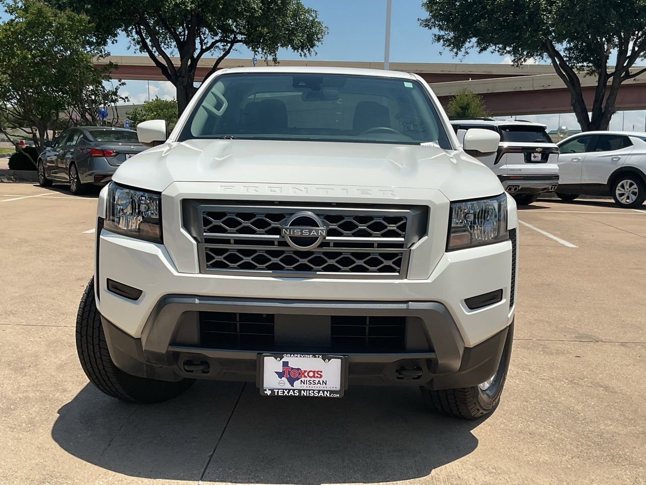 Used 2022 Nissan Frontier SV w/ Technology Package AWD/4WD image 2