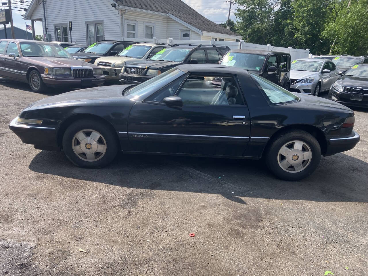 Used 1989 Buick Reatta Coupe FWD image 10