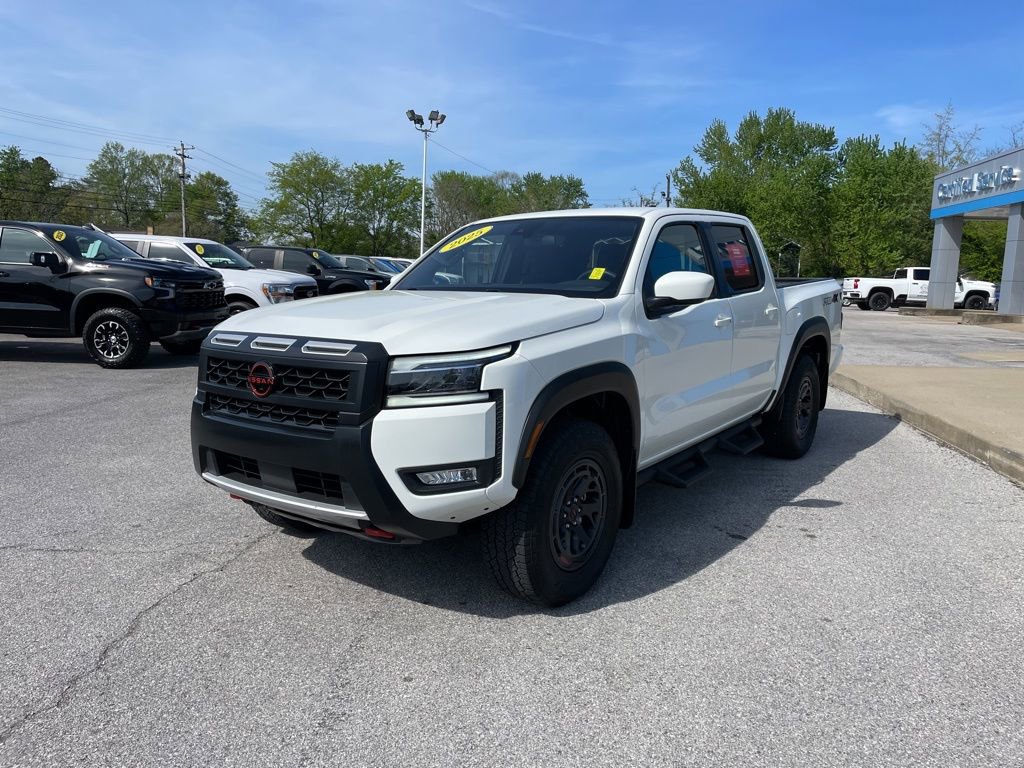 Used 2025 Nissan Frontier PRO-4X AWD/4WD image 3
