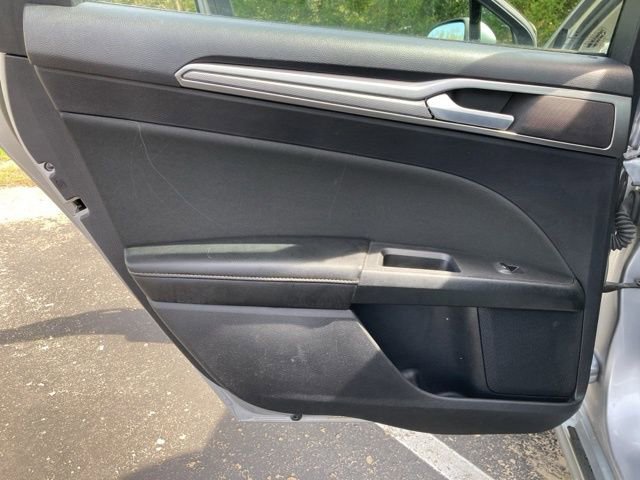 Used 2020 Ford Fusion SE FWD image 22