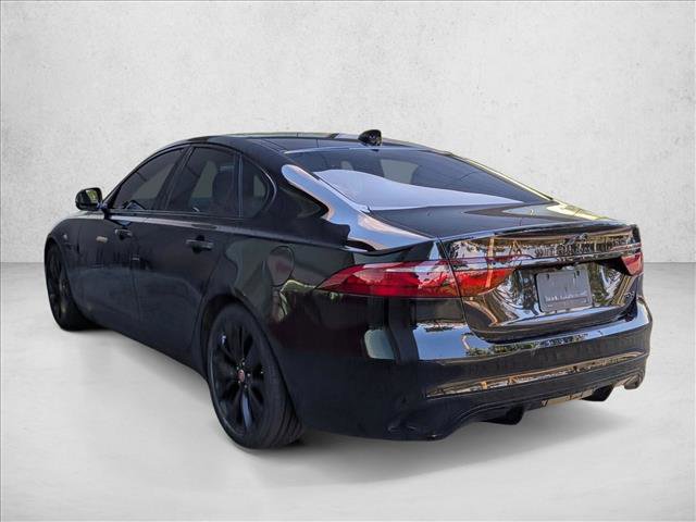 Used 2022 Jaguar XF SE image 7