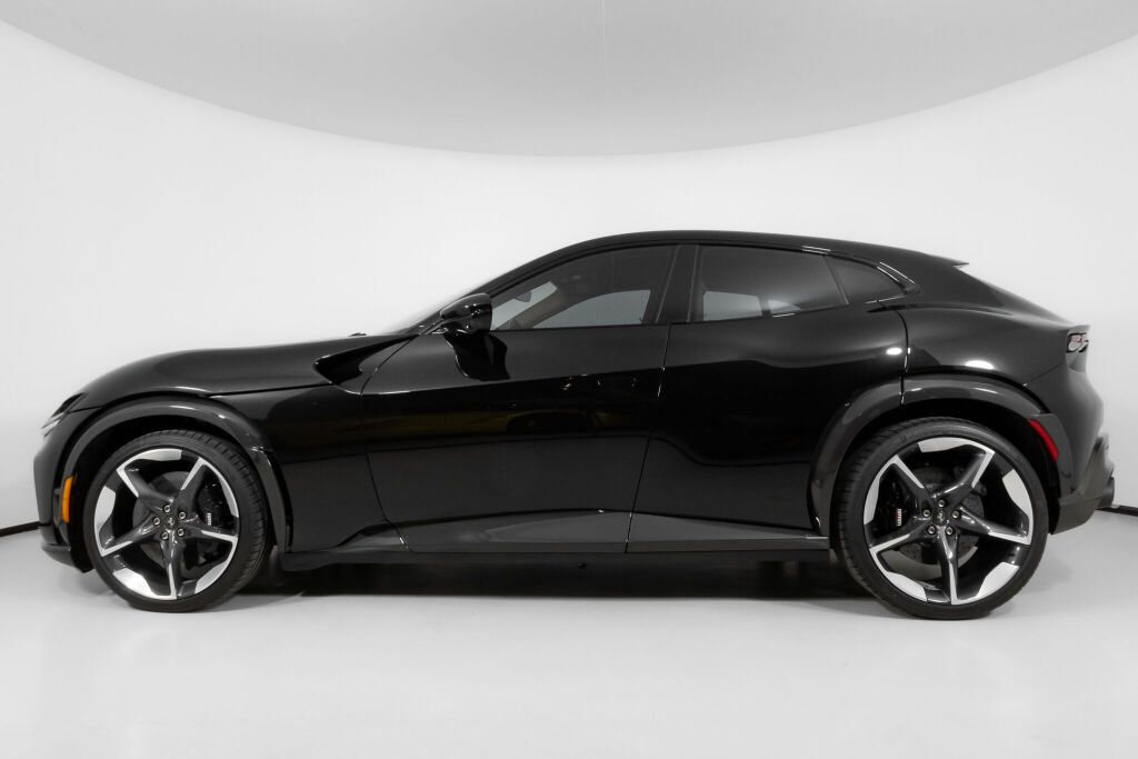 Used 2024 Ferrari Purosangue image 3