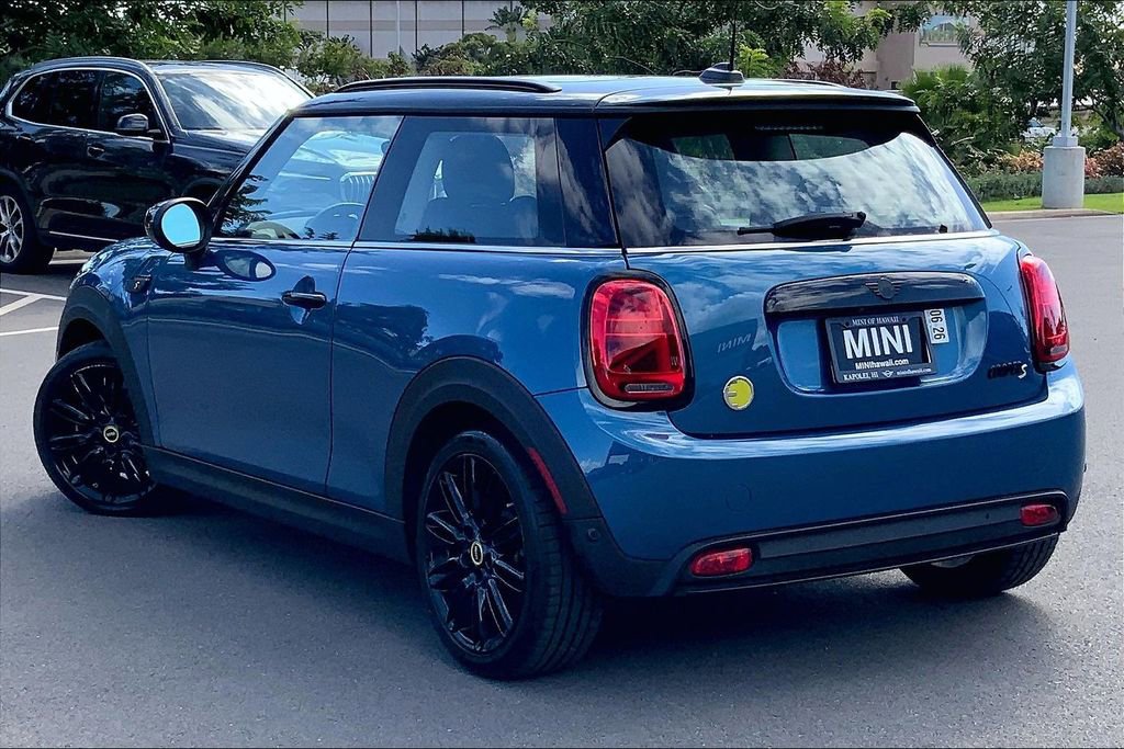 Certified 2024 MINI Cooper SE image 11