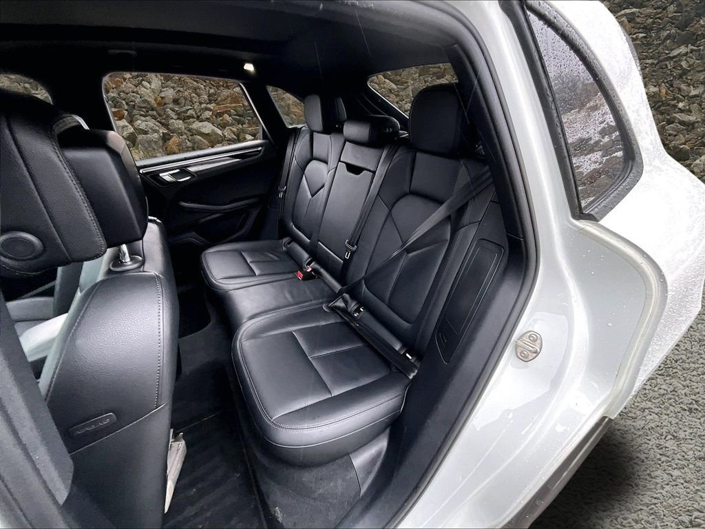 Used 2020 Porsche Macan image 23