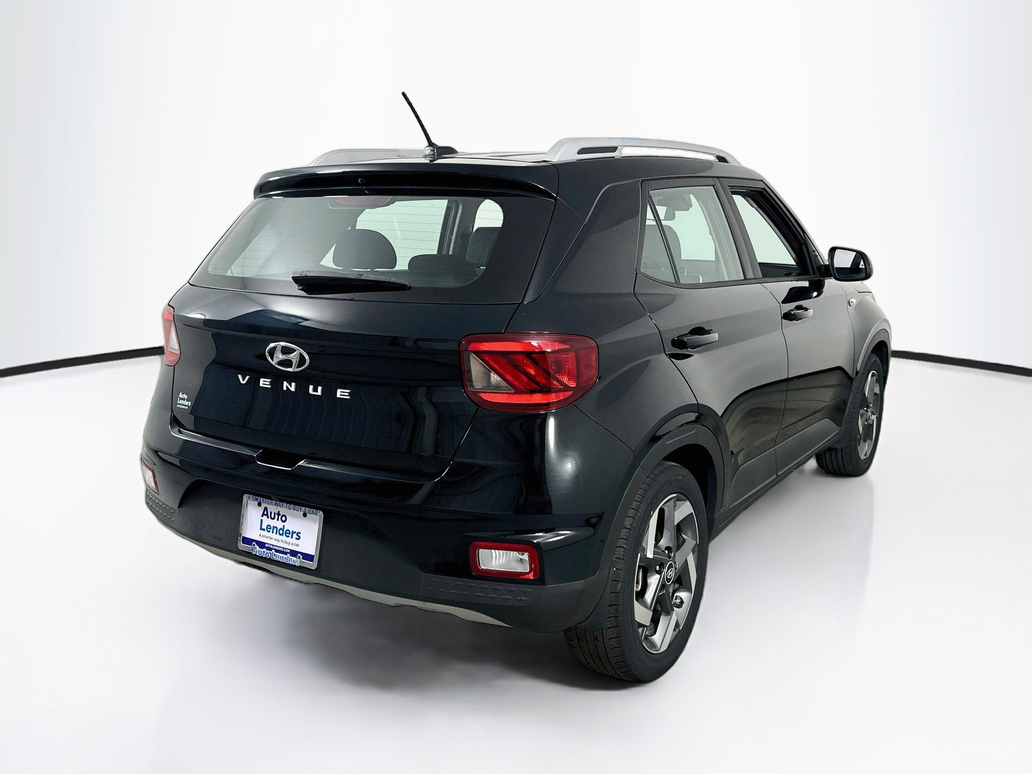 Used 2023 Hyundai Venue SEL FWD image 5