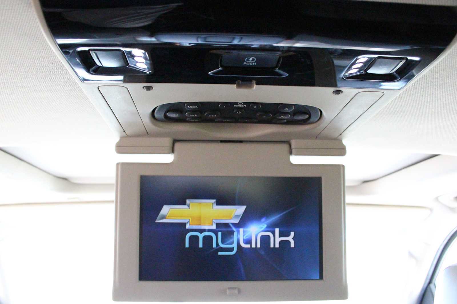 Used 2015 Chevrolet Suburban LTZ AWD/4WD image 31