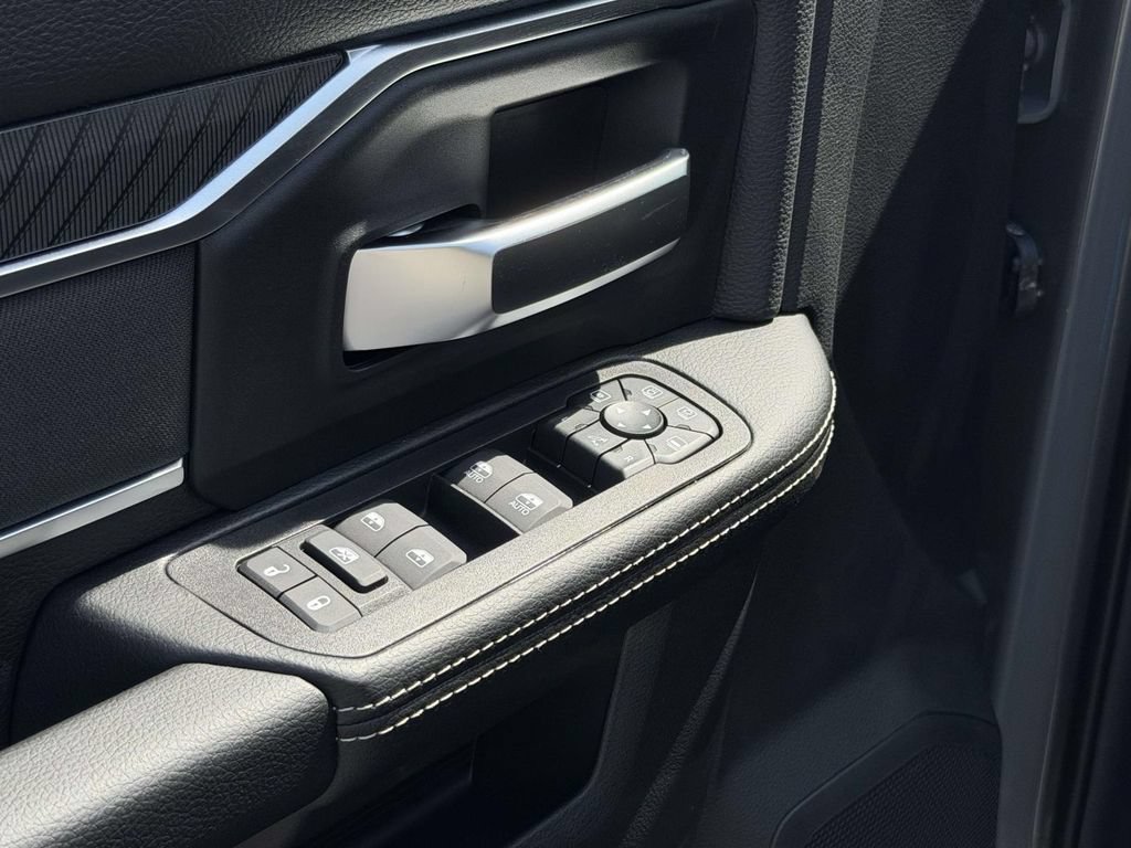 New 2026 RAM 2500 Big Horn AWD/4WD image 13