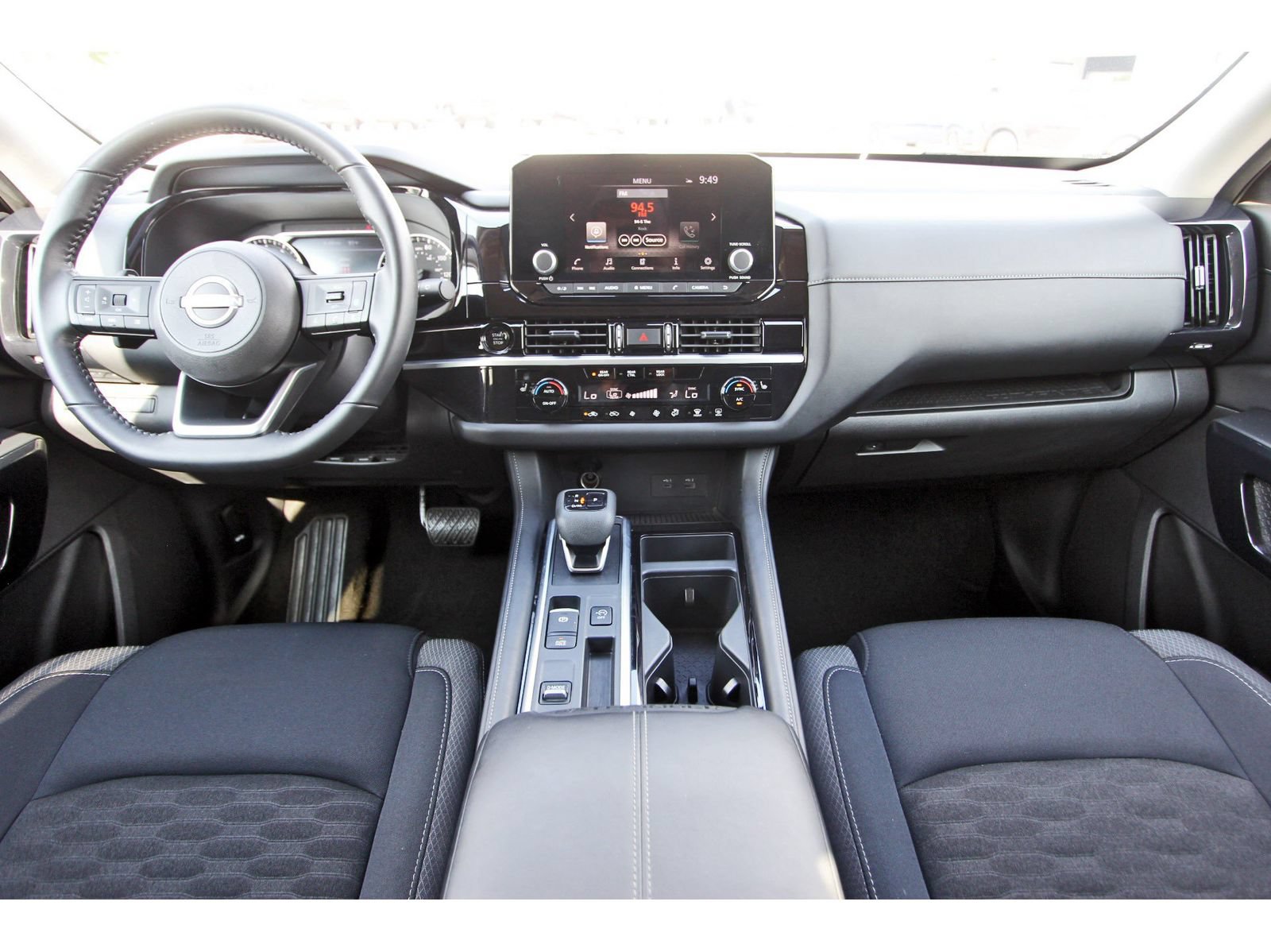 Certified 2025 Nissan Pathfinder SV FWD image 13