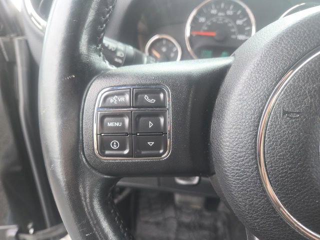 Used 2016 Jeep Wrangler Rubicon w/ Connectivity Group AWD/4WD image 25