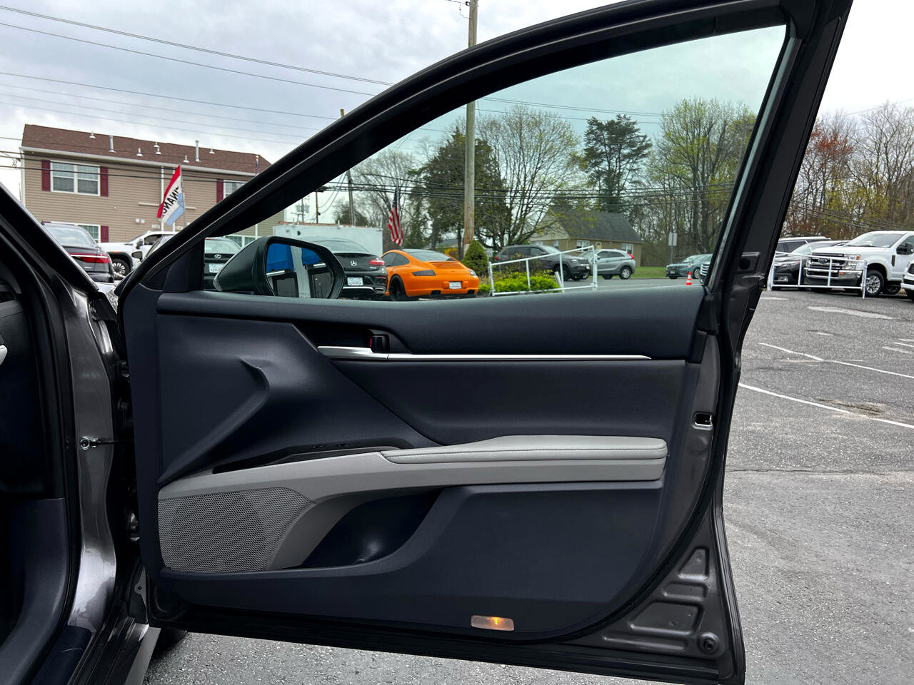 Used 2023 Toyota Camry XLE image 17