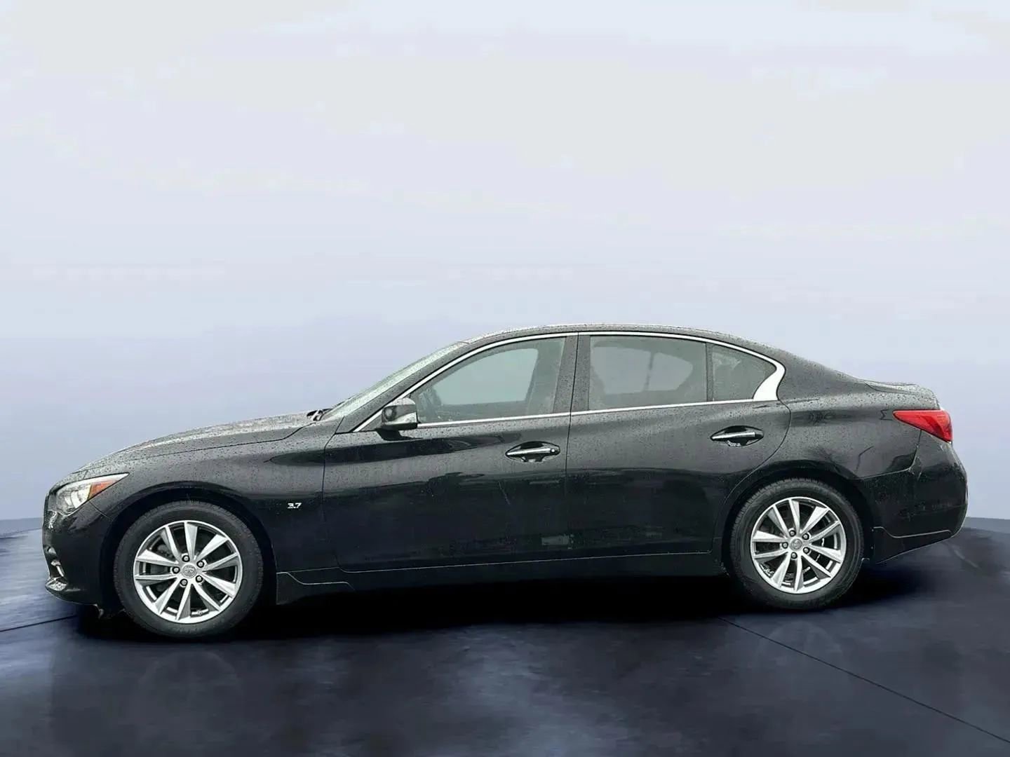 Used 2015 INFINITI Q50 Premium w/ Navigation Package image 2