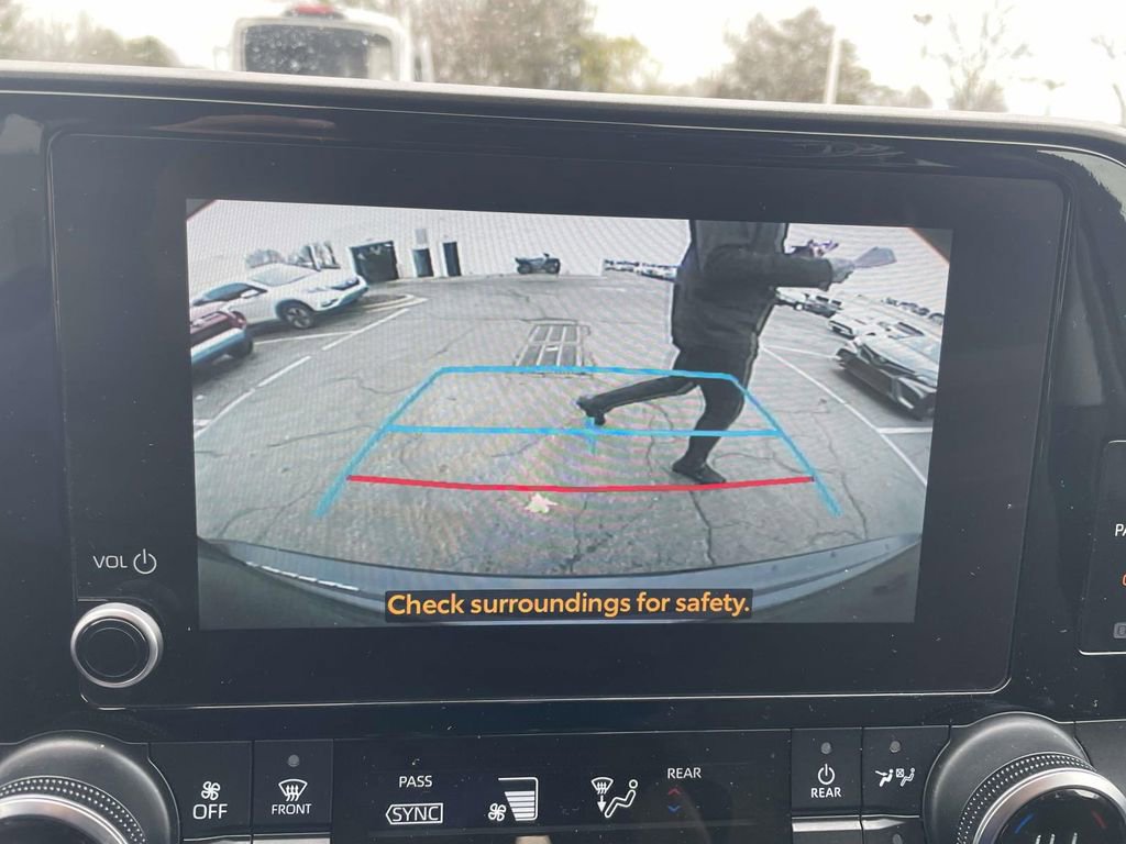 Used 2023 Toyota Highlander LE image 40