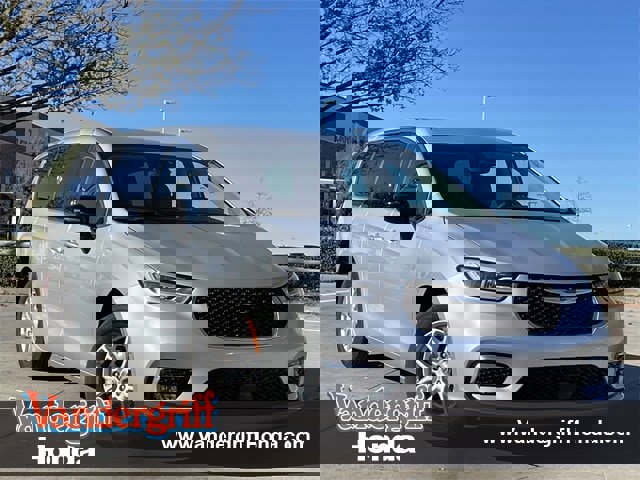 Used 2024 Chrysler Pacifica Touring-L