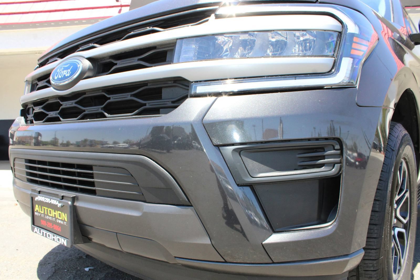 Used 2024 Ford Expedition Max XLT RWD image 4
