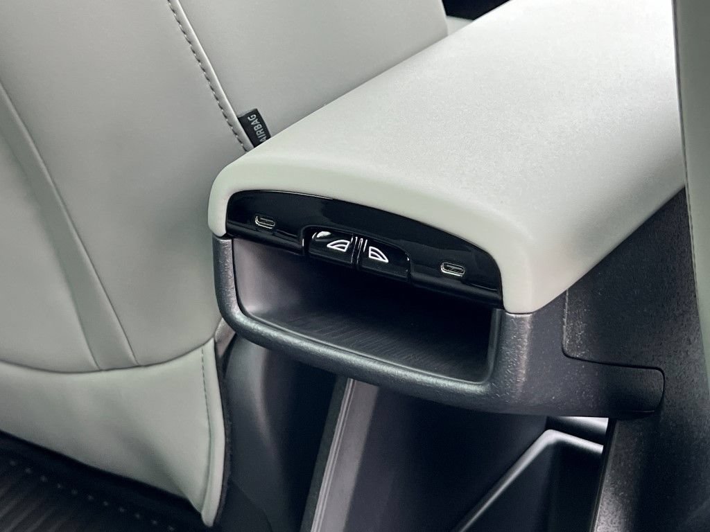 New 2026 Volvo EX30 Plus w/ Climate Package RWD image 13