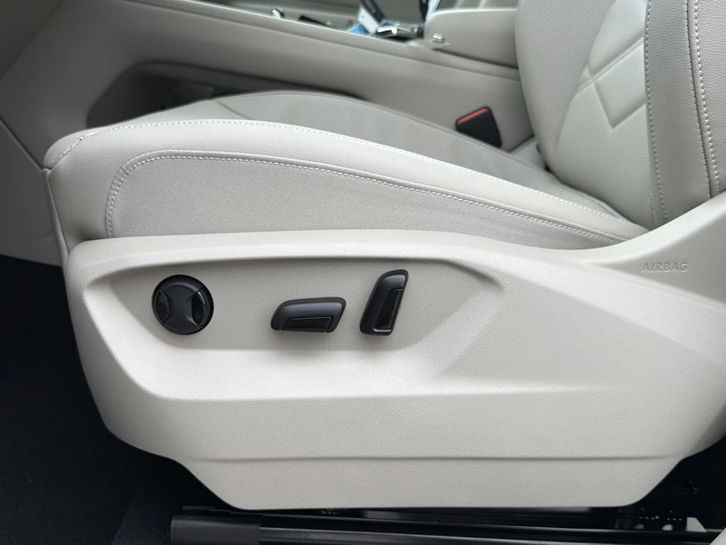 New 2026 Volkswagen Atlas SE FWD image 23