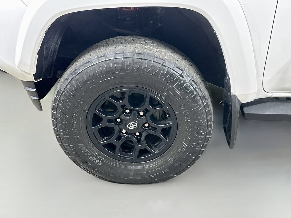Used 2021 Toyota Tacoma SR5 RWD image 35